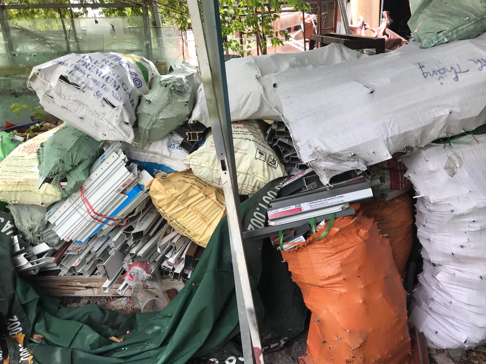 Thu Mua Phế Liệu Tại Đức Hòa Long An Giá Cao - Uy Tín